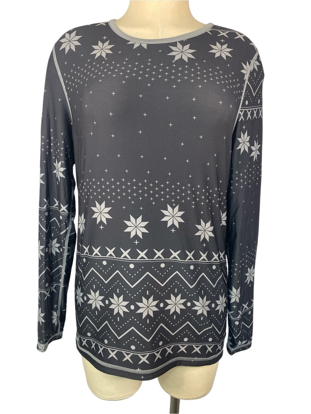 Magellan Outdoors Gray Snowflake Pattern Long Sleeve Top Women’s Large